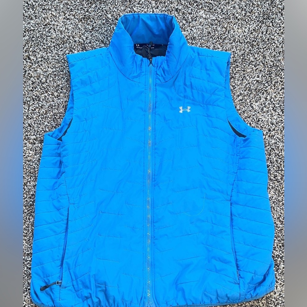 Womens XL Under Armour vest.  Great condition! Super comfortable!